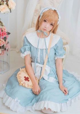 女法官